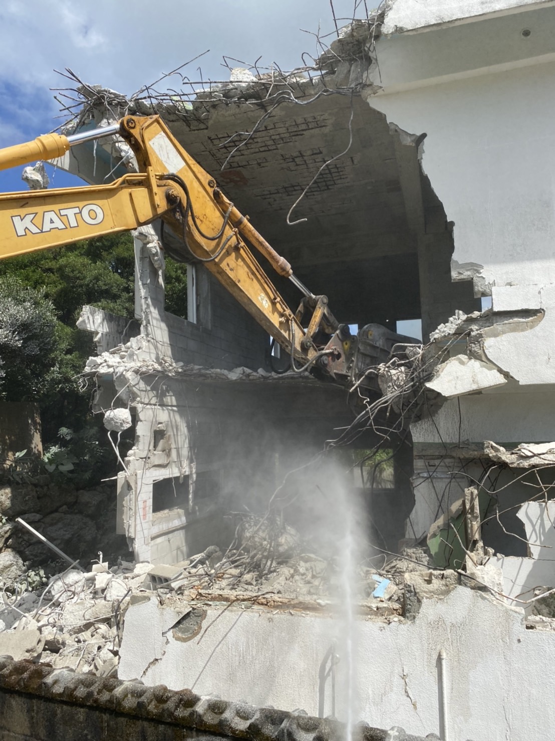 『北中城村』RC造2階建て解体工事