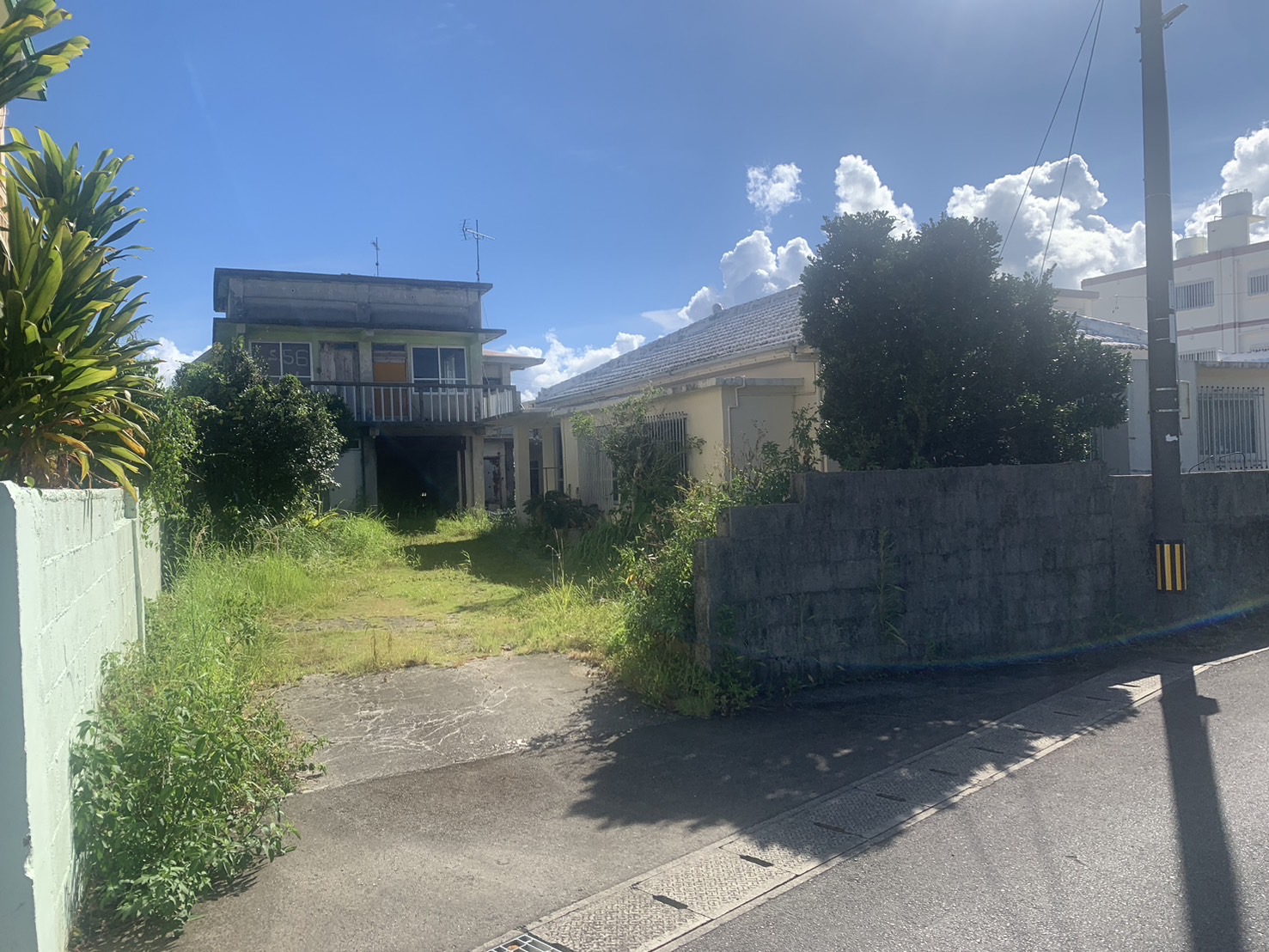 うるま市空家の解体工事　RC造２階建て&平屋建て