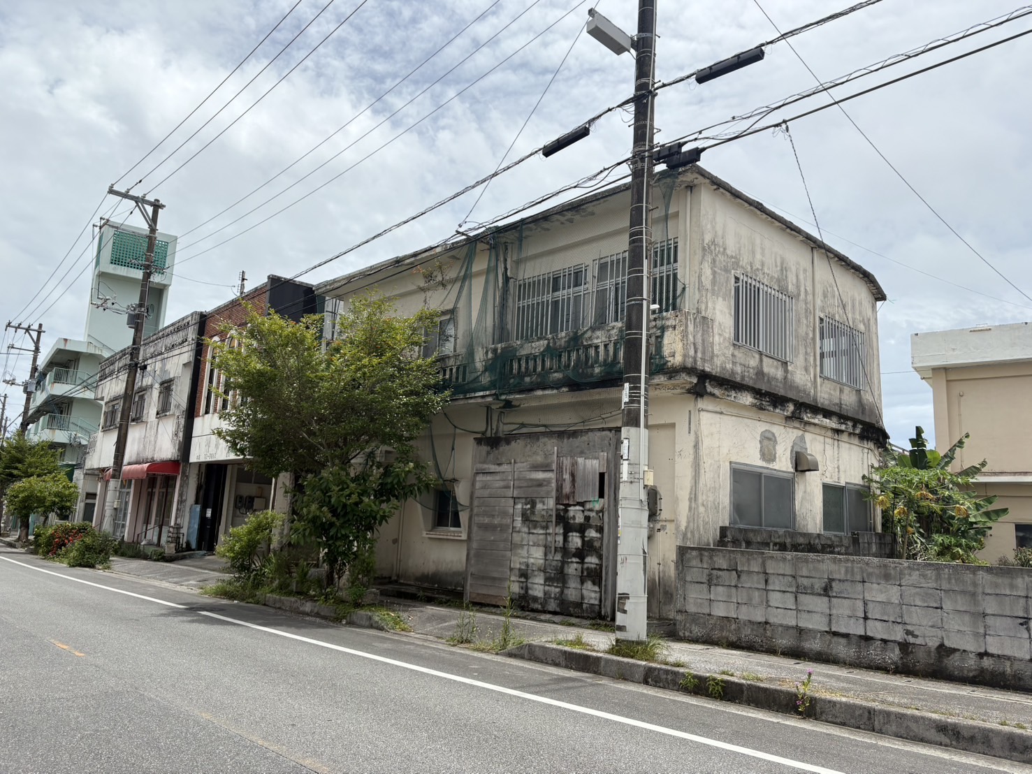 うるま市住宅解体工事　RC造二階建て