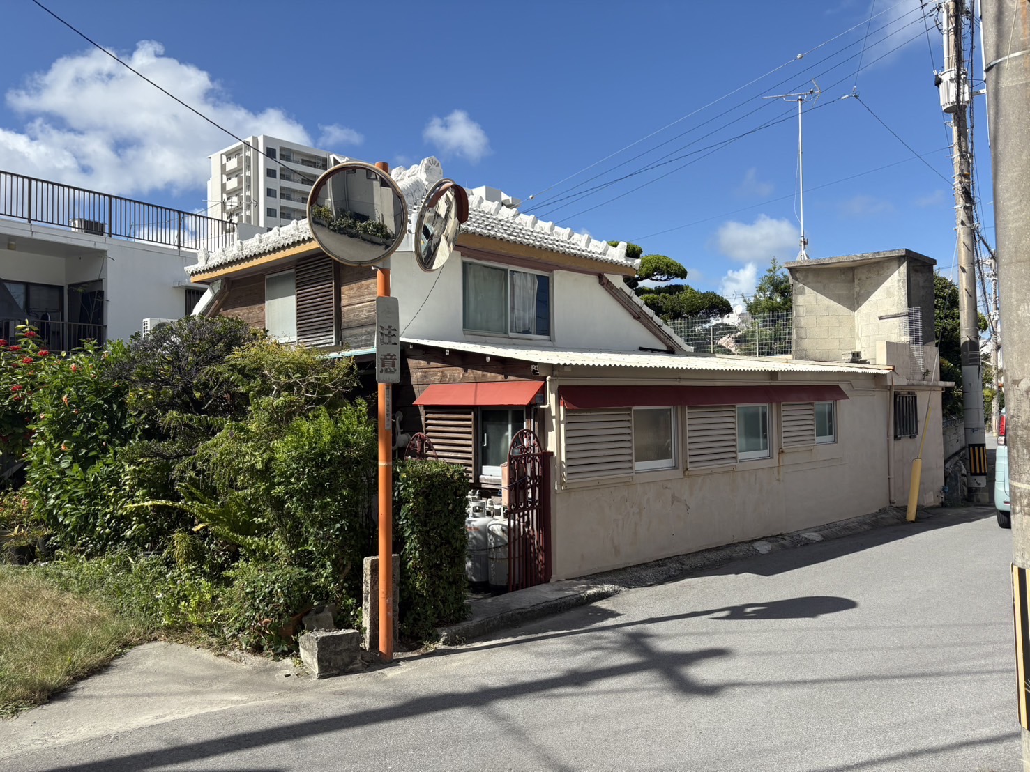 宜野湾市二階建W造住宅解体工事『解体工事のことならお任せください！！』