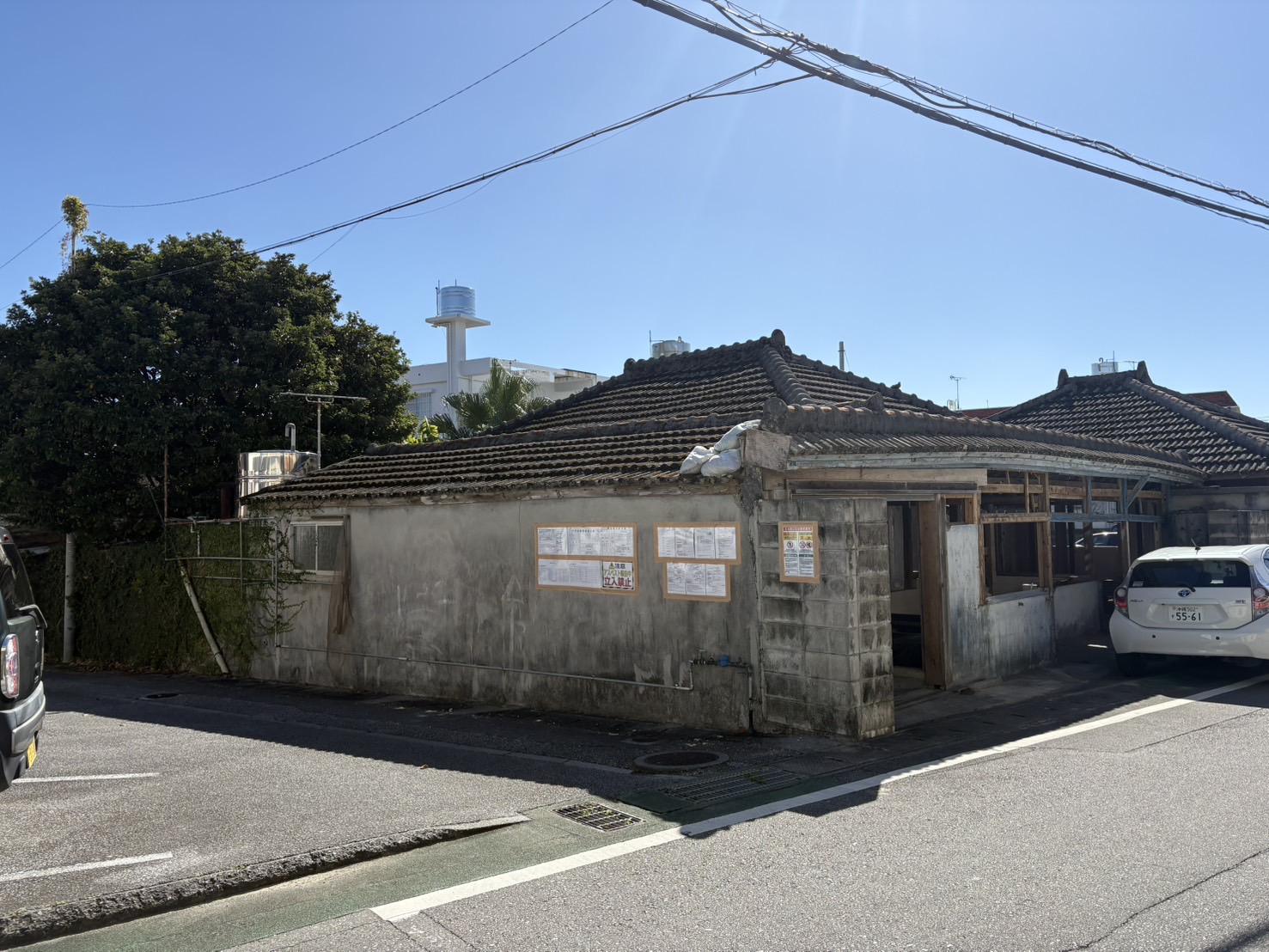 沖縄市CB造住宅解体工事『解体工事のことならお任せください』