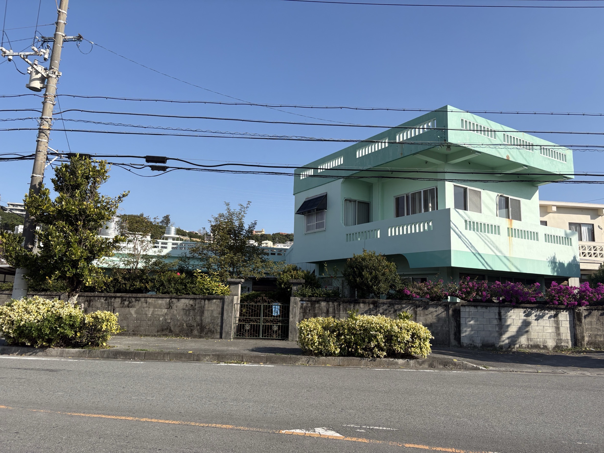 沖縄市RC造二階建て住宅解体工事『解体工事のことならお任せください』